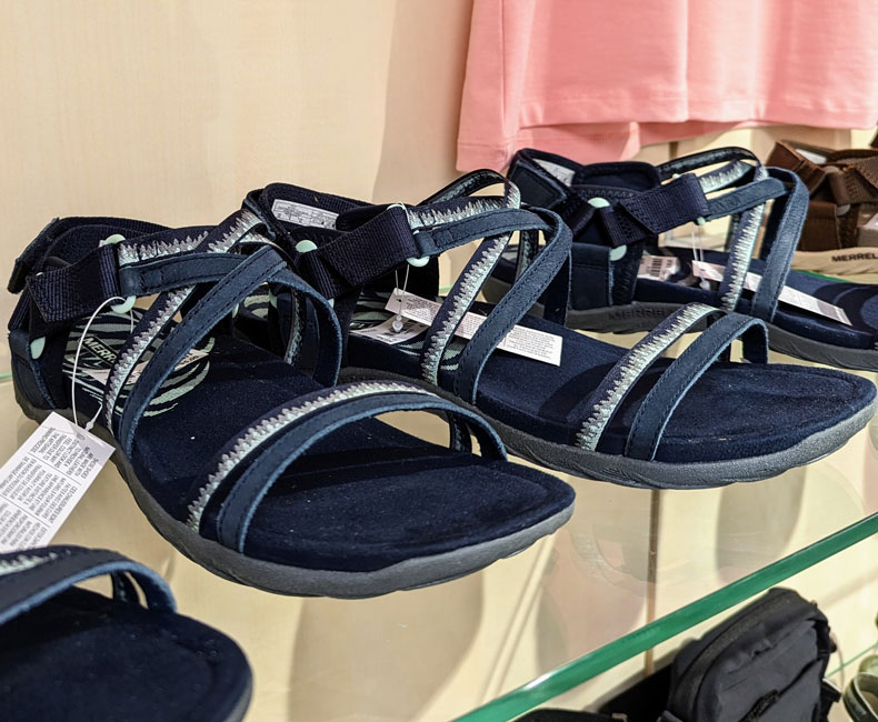 Schuhhaus_Salge_Calberlah_Sandalen_Damen_Riemchensandalen_Blau Schuhhaus_Salge_Calberlah_Vivobarefoot_Herren_Damen_Kinder_Wildleder